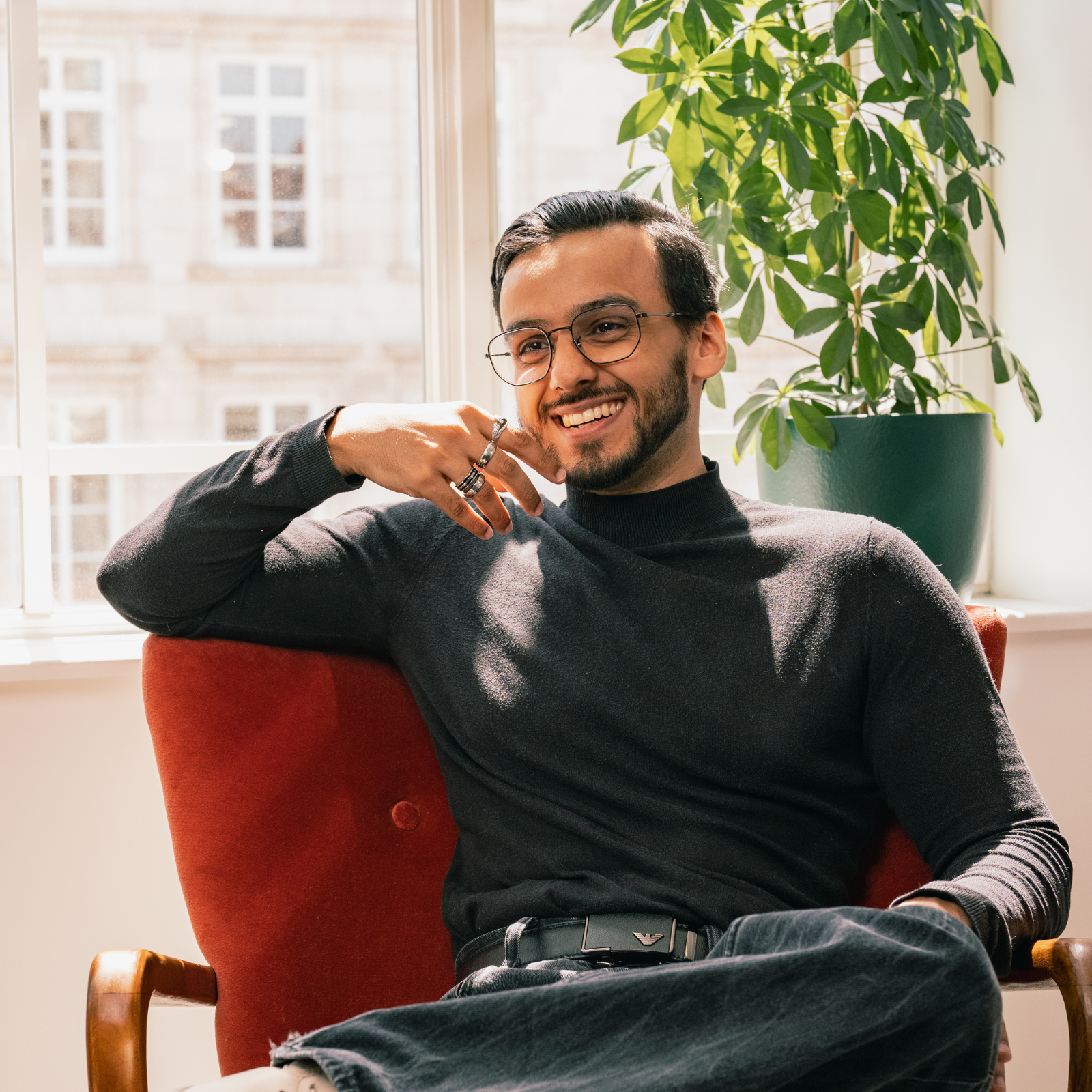 Headshot of Zeeshan Naqvi, Management Accountant at Erevena